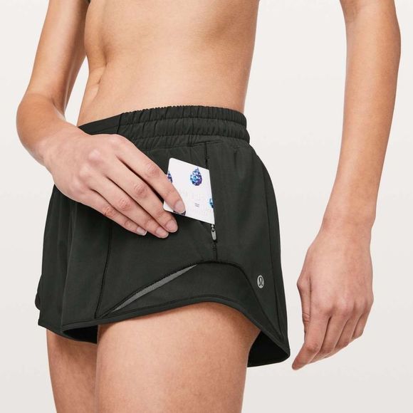 Lululemon Hotty Hot shorts Black 2"2' size 4 in EUC